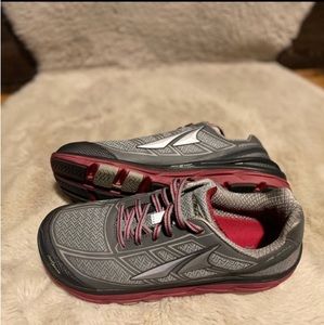Women’s Brooks Size 9.5
